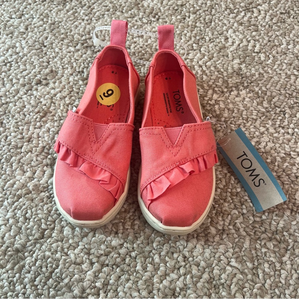 NWT Pink Ruffle TOMS sizes 9